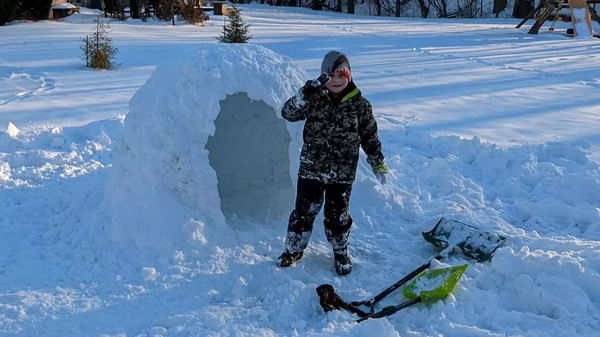 I Built An Ingloo With Wyatt