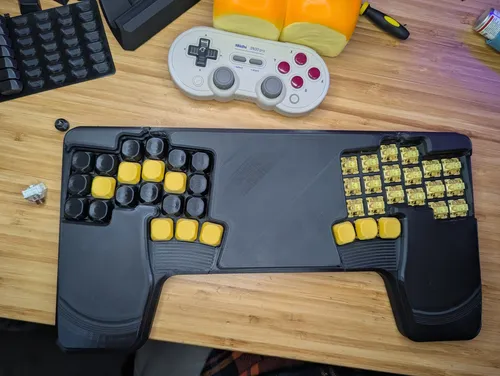 I'm loving these Akko Creamy Yellow V3s